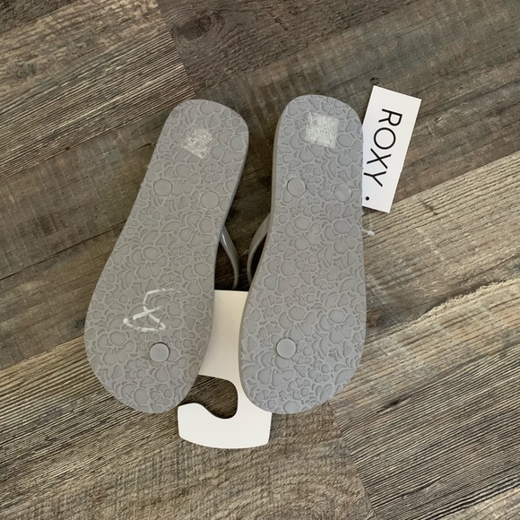 Roxy Flip Flops / Slippers - NWT - Picture 5 of 5